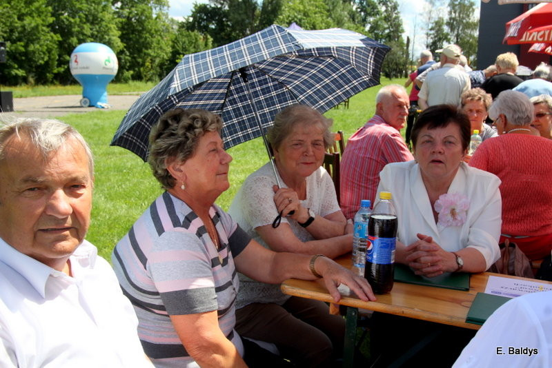 Festyn Seniorów na lotnisku (zdjęcia)