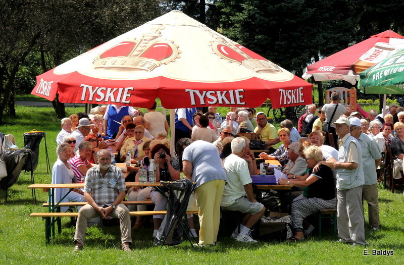Festyn Seniorów na lotnisku (zdjęcia)
