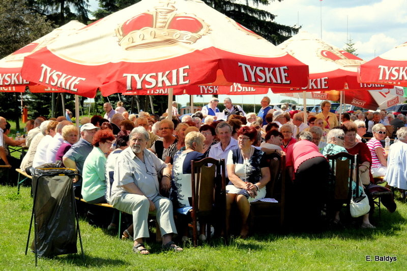 Festyn Seniorów na lotnisku (zdjęcia)