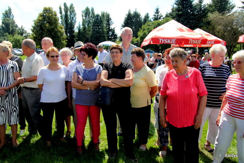 Festyn Seniorów na lotnisku (zdjęcia)