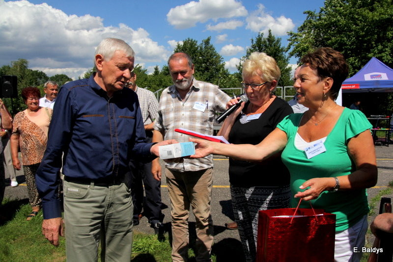 Festyn Seniorów na lotnisku (zdjęcia)