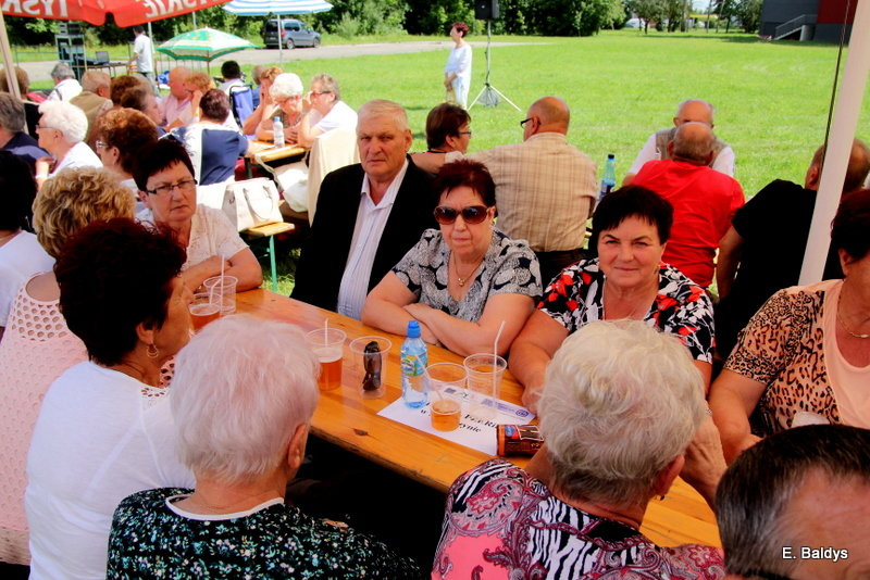 Festyn Seniorów na lotnisku (zdjęcia)