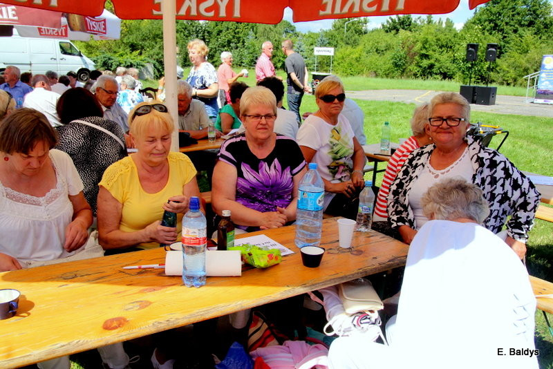 Festyn Seniorów na lotnisku (zdjęcia)