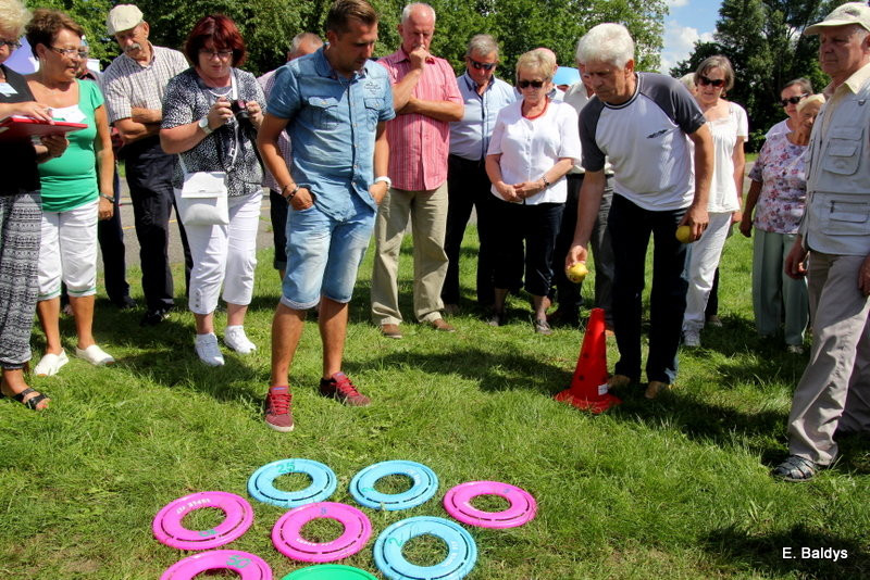 Festyn Seniorów na lotnisku (zdjęcia)