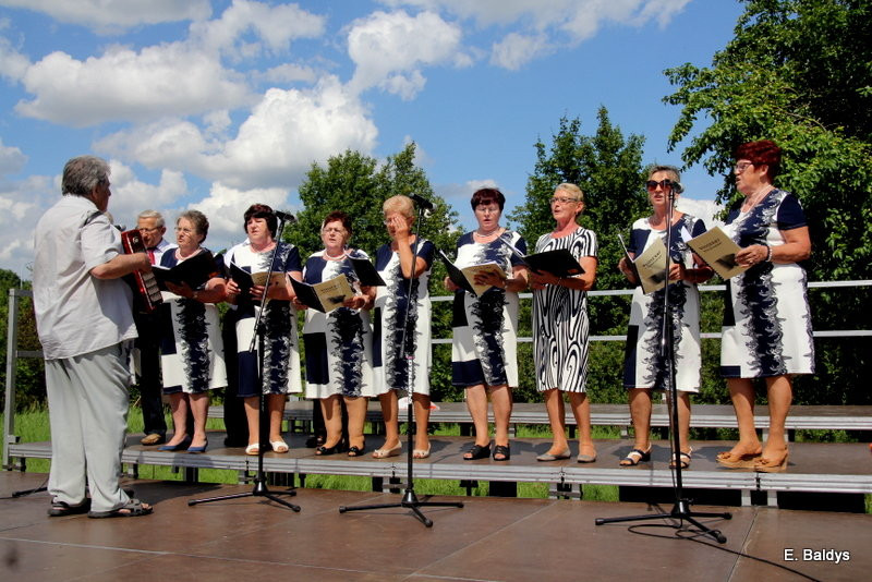 Festyn Seniorów na lotnisku (zdjęcia)