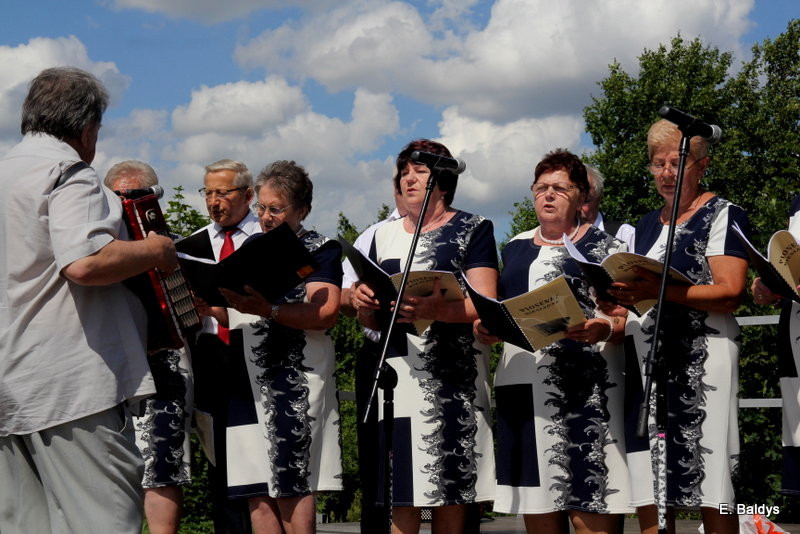Festyn Seniorów na lotnisku (zdjęcia)