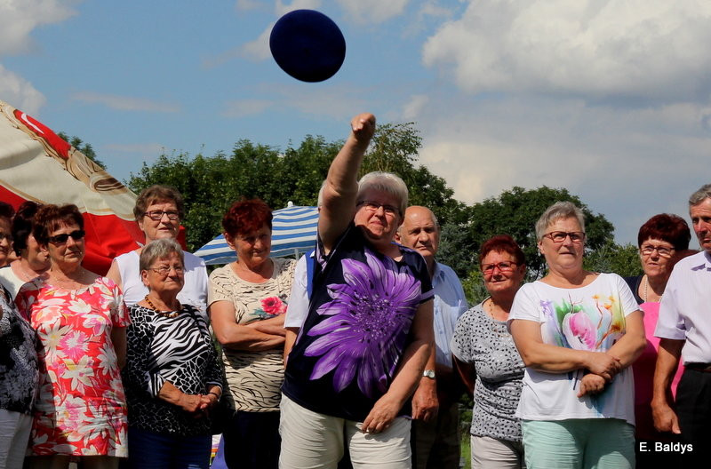 Festyn Seniorów na lotnisku (zdjęcia)