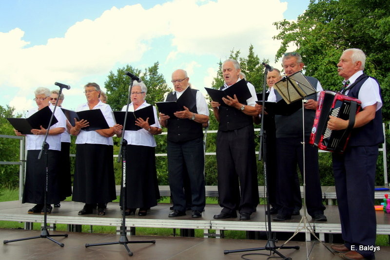 Festyn Seniorów na lotnisku (zdjęcia)