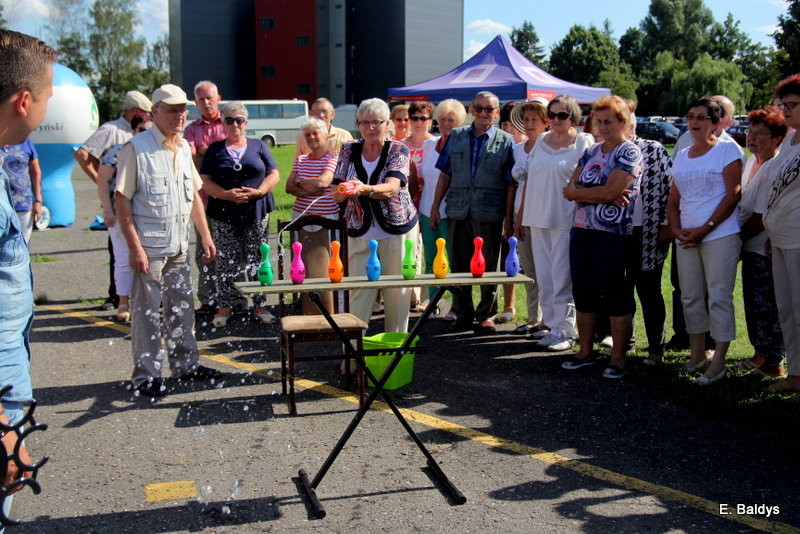 Festyn Seniorów na lotnisku (zdjęcia)
