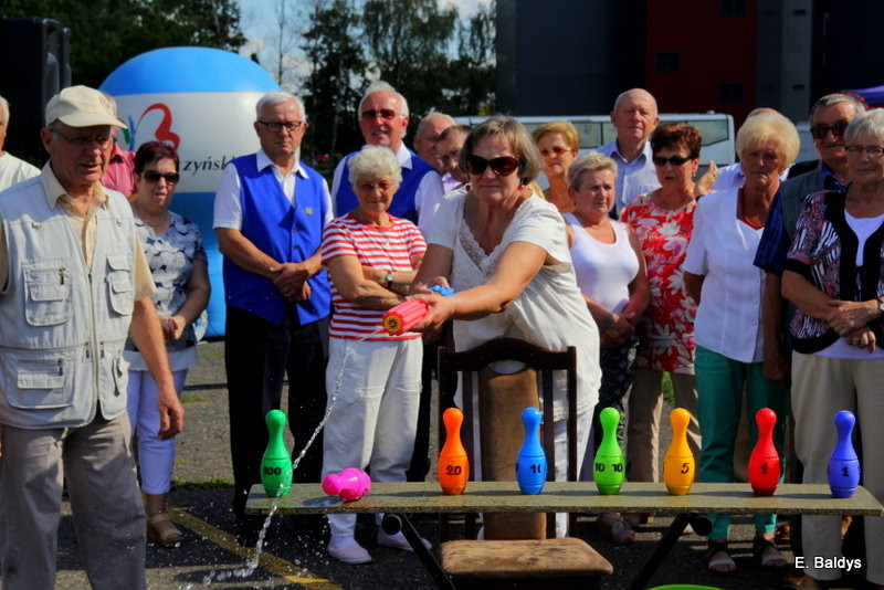 Festyn Seniorów na lotnisku (zdjęcia)