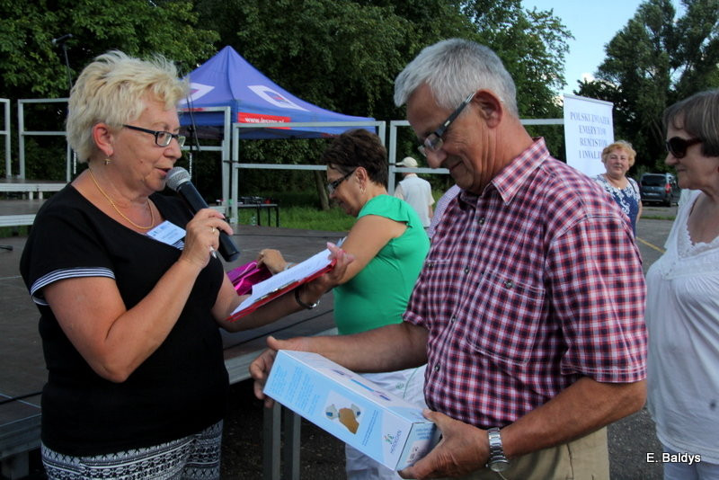 Festyn Seniorów na lotnisku (zdjęcia)
