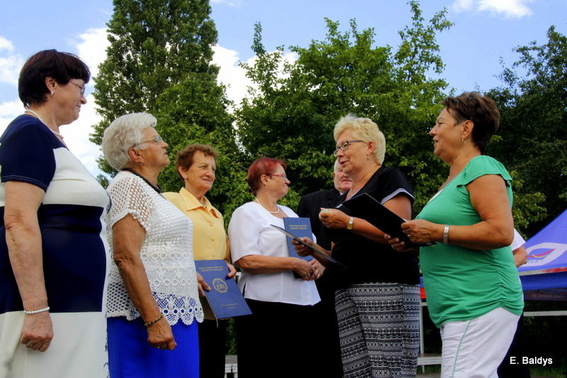Festyn Seniorów na lotnisku (zdjęcia)