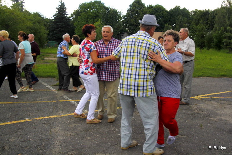 Festyn Seniorów na lotnisku (zdjęcia)
