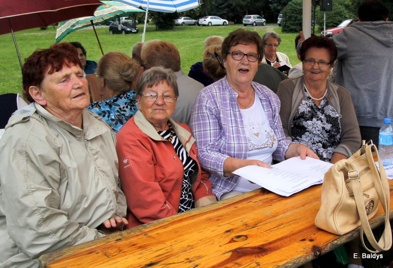 Festyn Seniorów na lotnisku (zdjęcia)