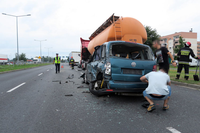 Kraksa na Al. Konstytucji 3 Maja (dźwięk i kilka zdjęć)