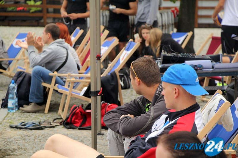 Na Rynku trwa turniej w siatkówce plażowej (zdjęcia)
