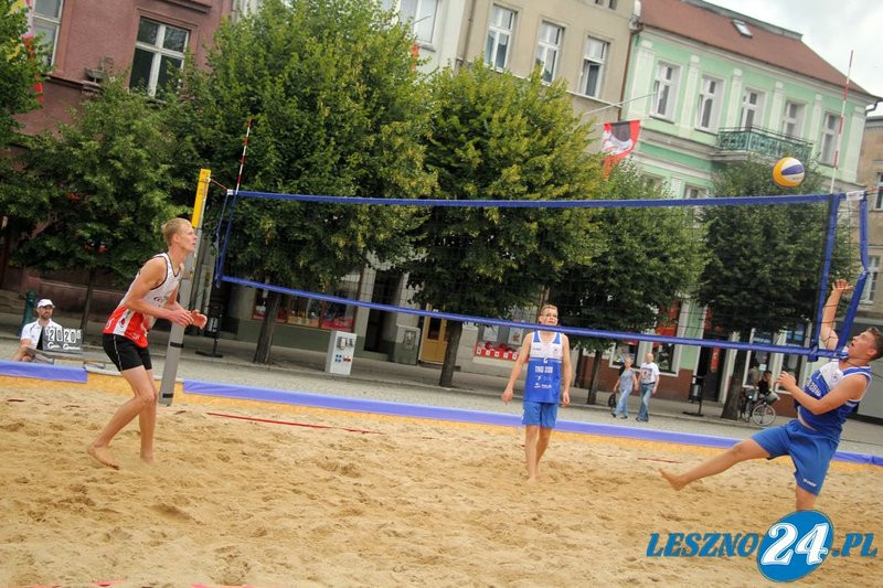 Na Rynku trwa turniej w siatkówce plażowej (zdjęcia)