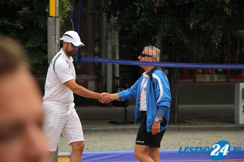Na Rynku trwa turniej w siatkówce plażowej (zdjęcia)