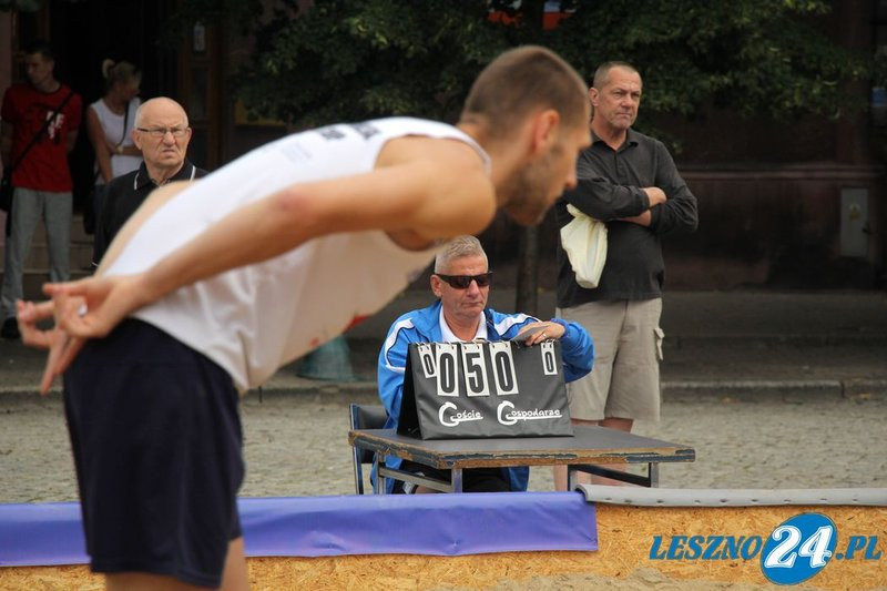 Na Rynku trwa turniej w siatkówce plażowej (zdjęcia)