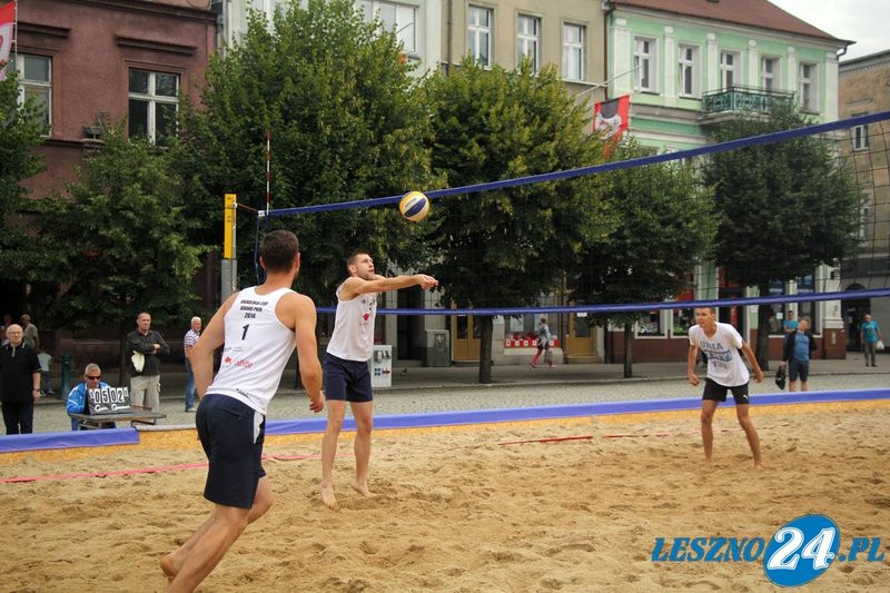 Na Rynku trwa turniej w siatkówce plażowej (zdjęcia)
