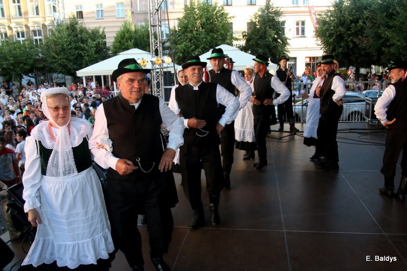 Rynek pełen radości. Z Hiszpanami (dużo zdjęć)