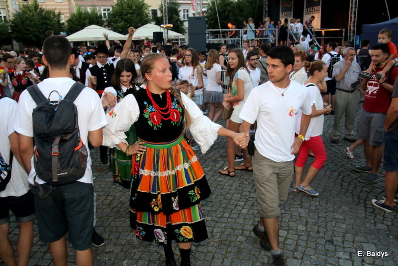 Rynek pełen radości. Z Hiszpanami (dużo zdjęć)