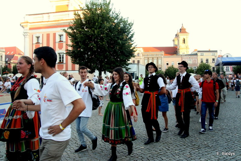Rynek pełen radości. Z Hiszpanami (dużo zdjęć)