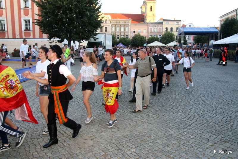 Rynek pełen radości. Z Hiszpanami (dużo zdjęć)