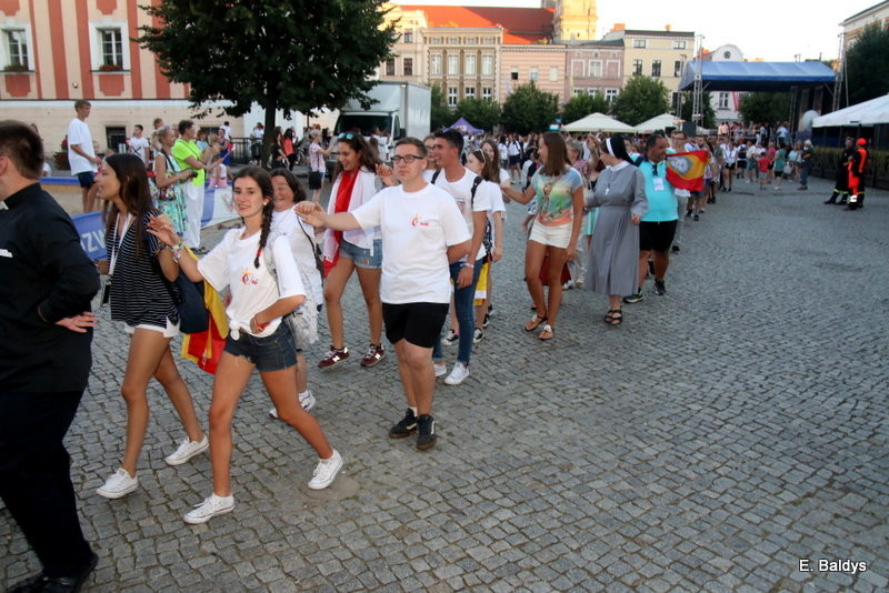 Rynek pełen radości. Z Hiszpanami (dużo zdjęć)