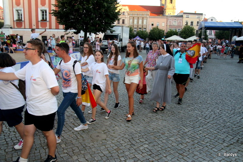 Rynek pełen radości. Z Hiszpanami (dużo zdjęć)