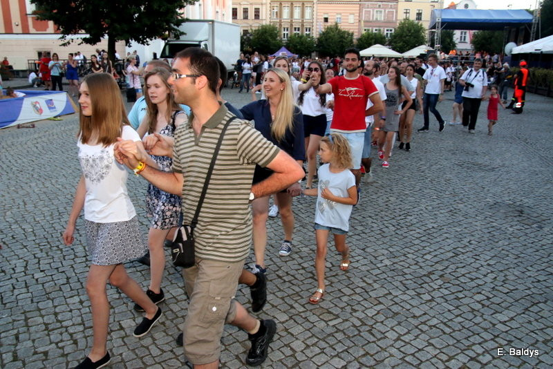 Rynek pełen radości. Z Hiszpanami (dużo zdjęć)