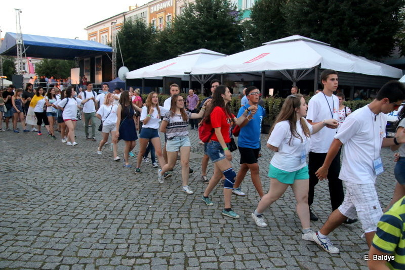 Rynek pełen radości. Z Hiszpanami (dużo zdjęć)