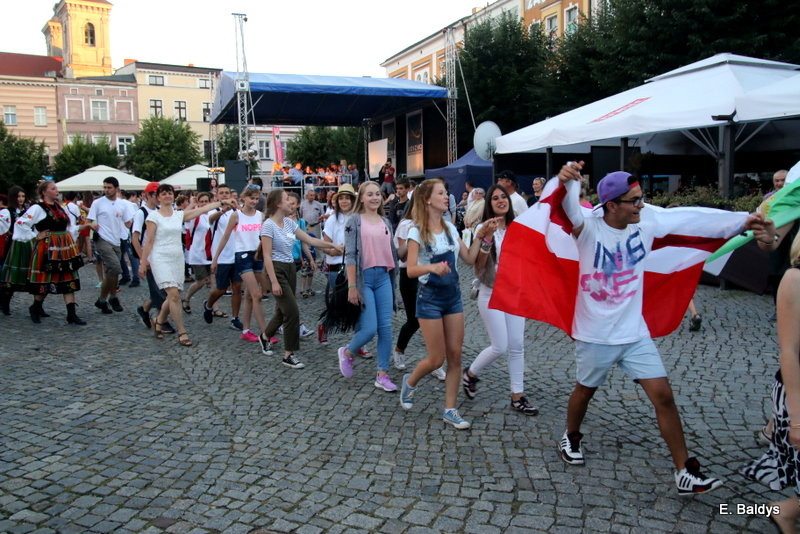 Rynek pełen radości. Z Hiszpanami (dużo zdjęć)