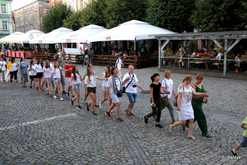 Rynek pełen radości. Z Hiszpanami (dużo zdjęć)