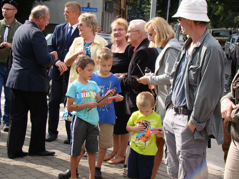 Hołd powstańcom pod trzema pomnikami (zdjęcia)