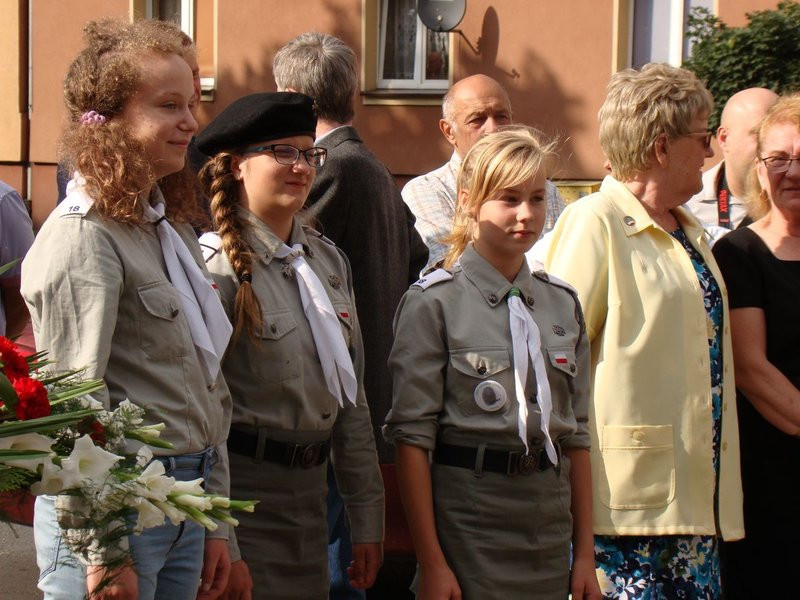 Hołd powstańcom pod trzema pomnikami (zdjęcia)