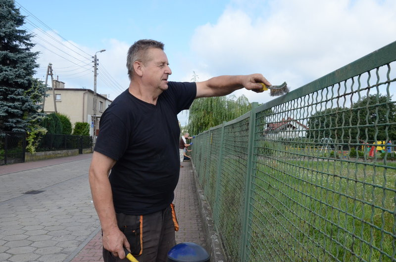 Na placu robi się kolorowo (zdjęcia)