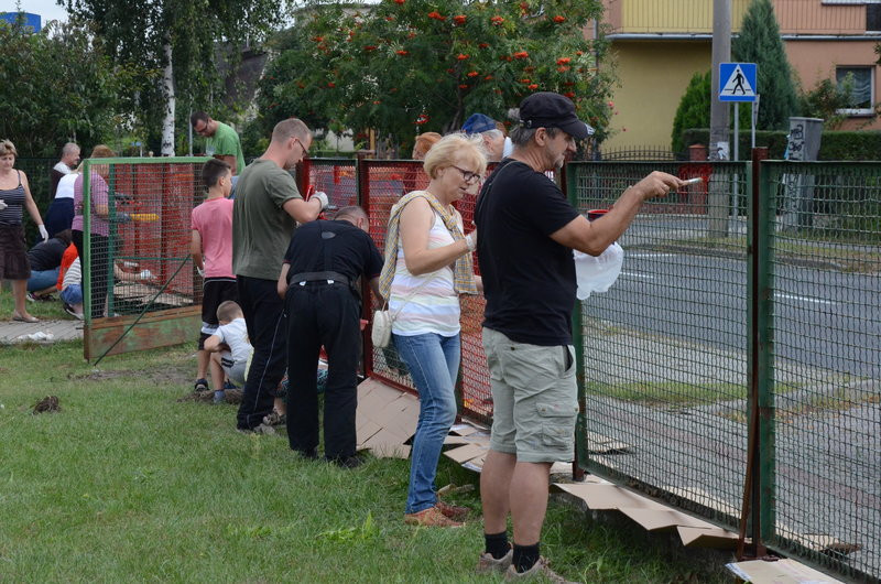Na placu robi się kolorowo (zdjęcia)