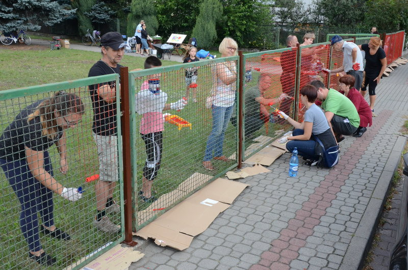 Na placu robi się kolorowo (zdjęcia)