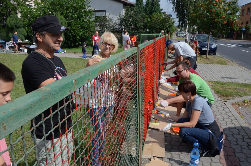 Na placu robi się kolorowo (zdjęcia)