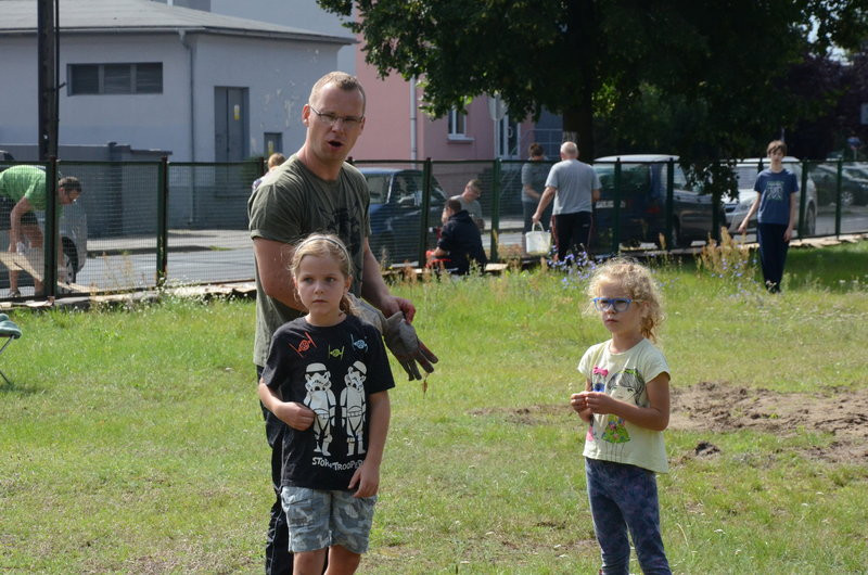 Na placu robi się kolorowo (zdjęcia)