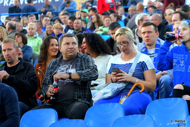 W milczeniu opuszczali Smoczyka (zdjęcia)