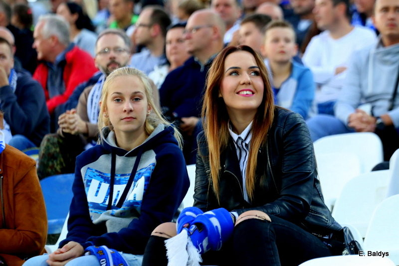 W milczeniu opuszczali Smoczyka (zdjęcia)