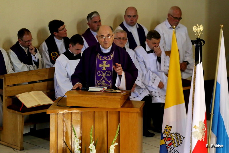 Ostatnie pożegnanie księdza Pietrzaka (zdjęcia)