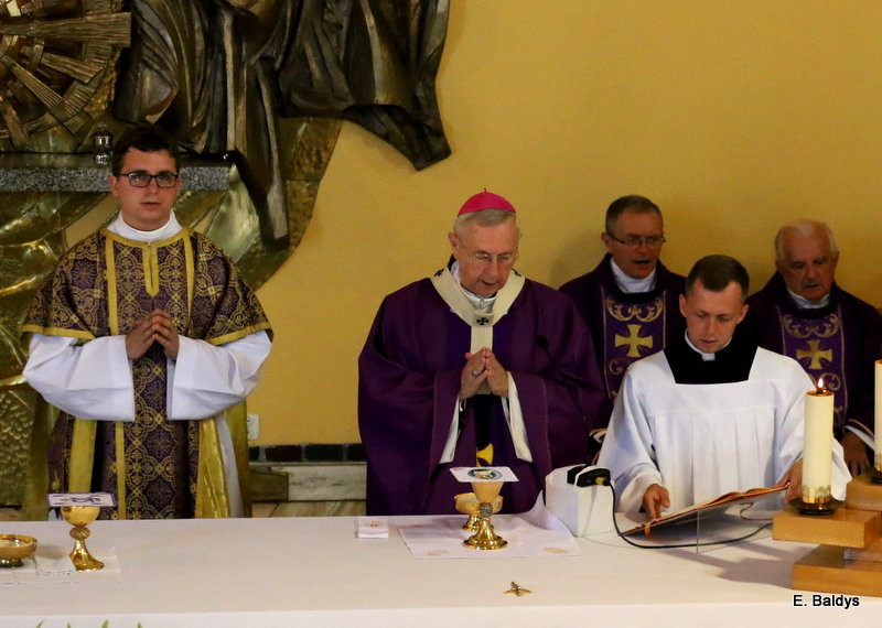 Ostatnie pożegnanie księdza Pietrzaka (zdjęcia)