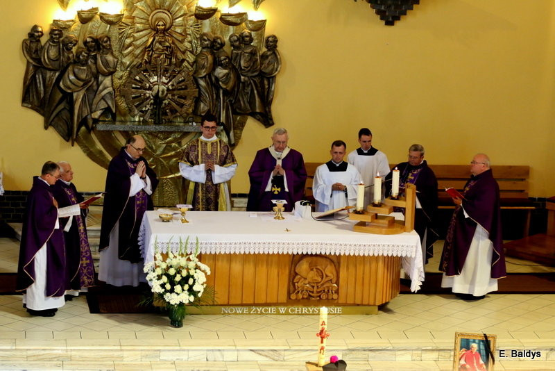 Ostatnie pożegnanie księdza Pietrzaka (zdjęcia)