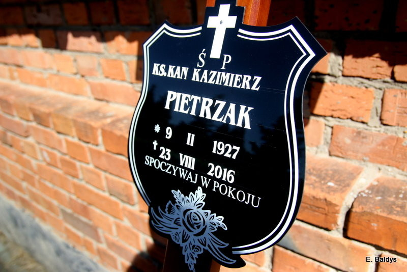 Ostatnie pożegnanie księdza Pietrzaka (zdjęcia)