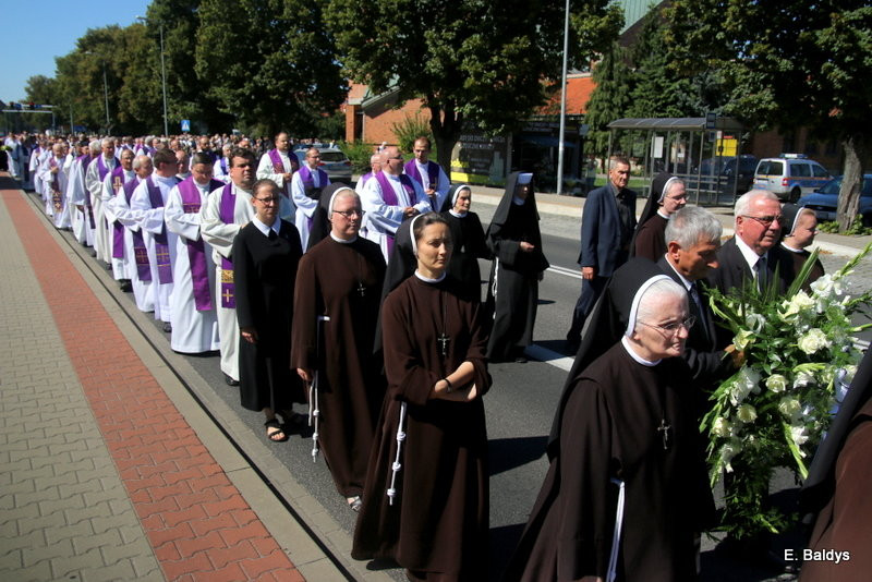 Ostatnie pożegnanie księdza Pietrzaka (zdjęcia)