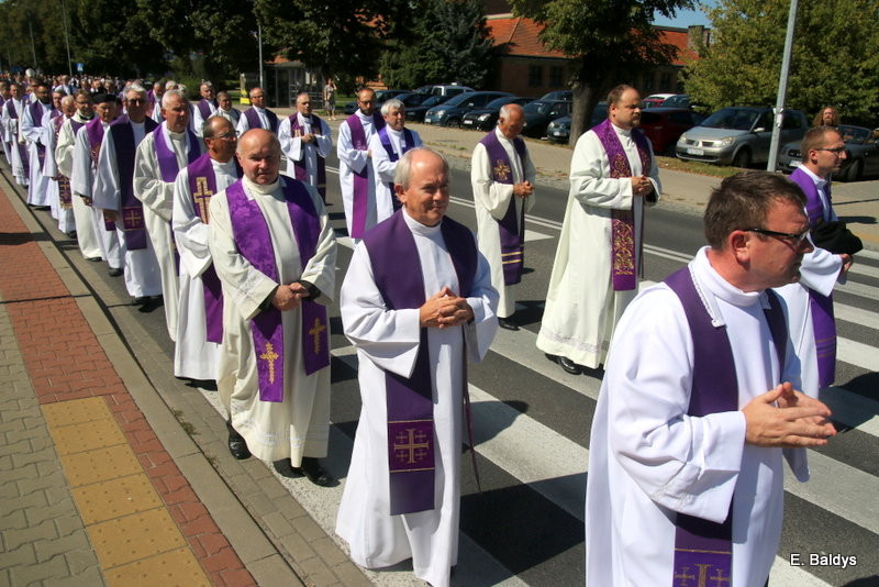 Ostatnie pożegnanie księdza Pietrzaka (zdjęcia)