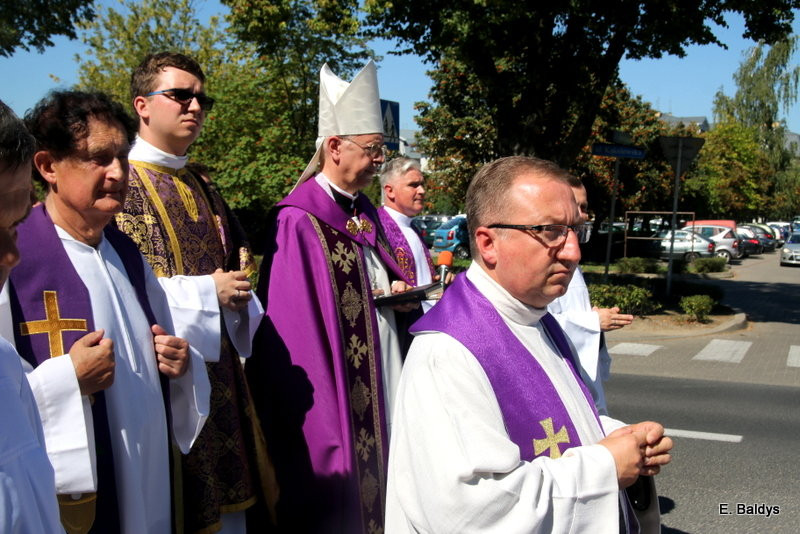 Ostatnie pożegnanie księdza Pietrzaka (zdjęcia)